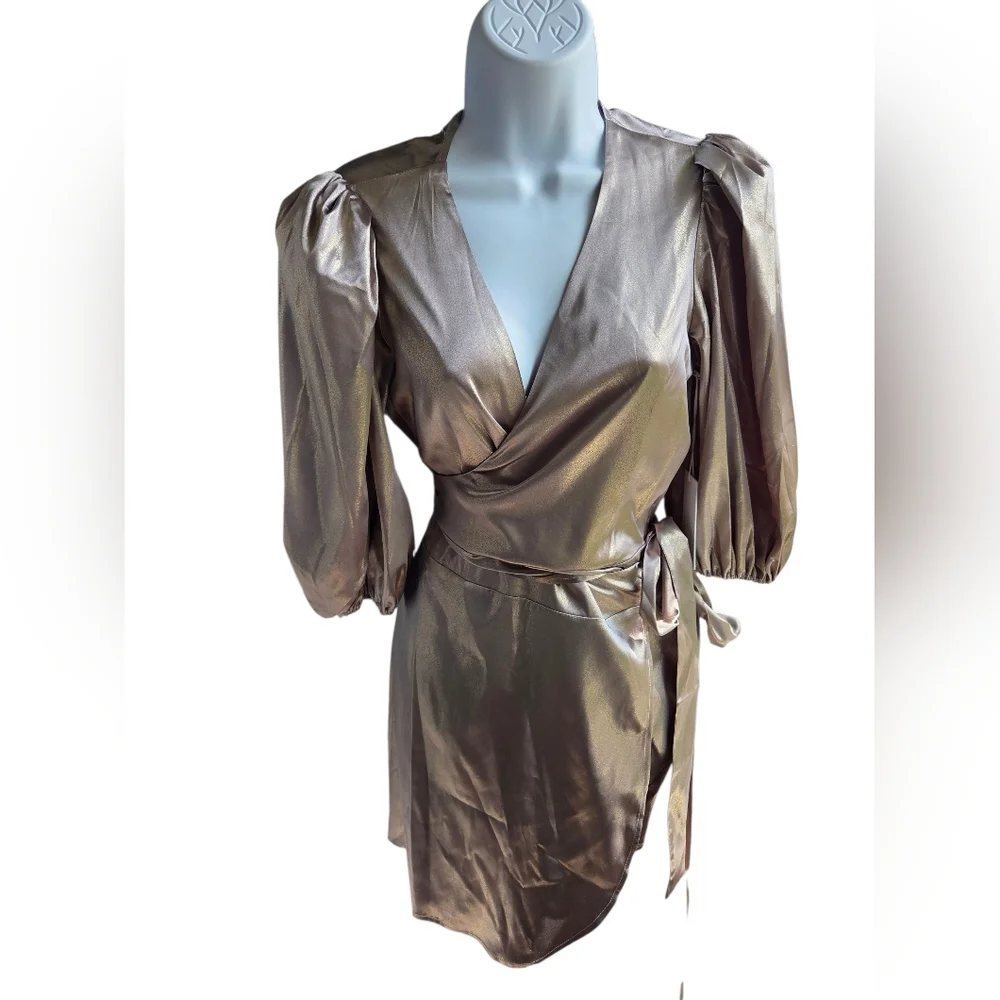 NWT Reformation Terezia Silver Mini Wrap Dress Size M - Picture 1 of 5